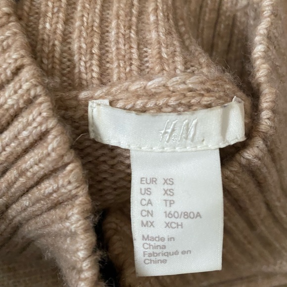 H&M Wool Blend Mock Neck Oversized Sweater Tan/Brown, XS - Picture 9 of 11